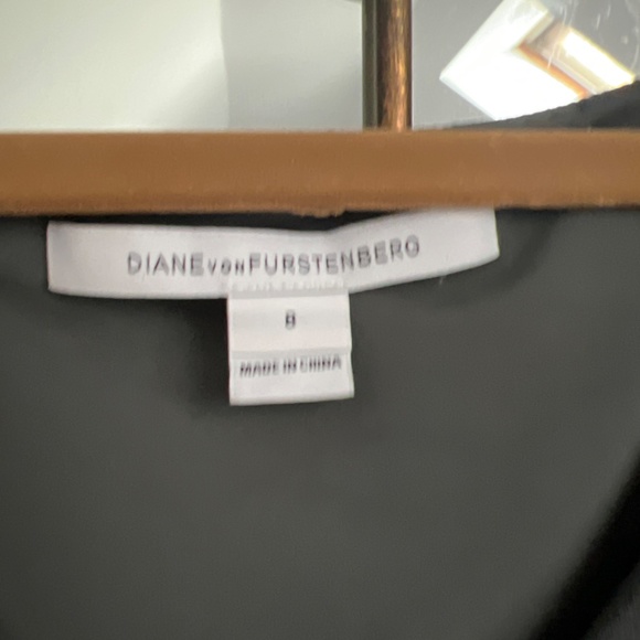 Diane Von Furstenberg dress size 8 - Picture 2 of 3